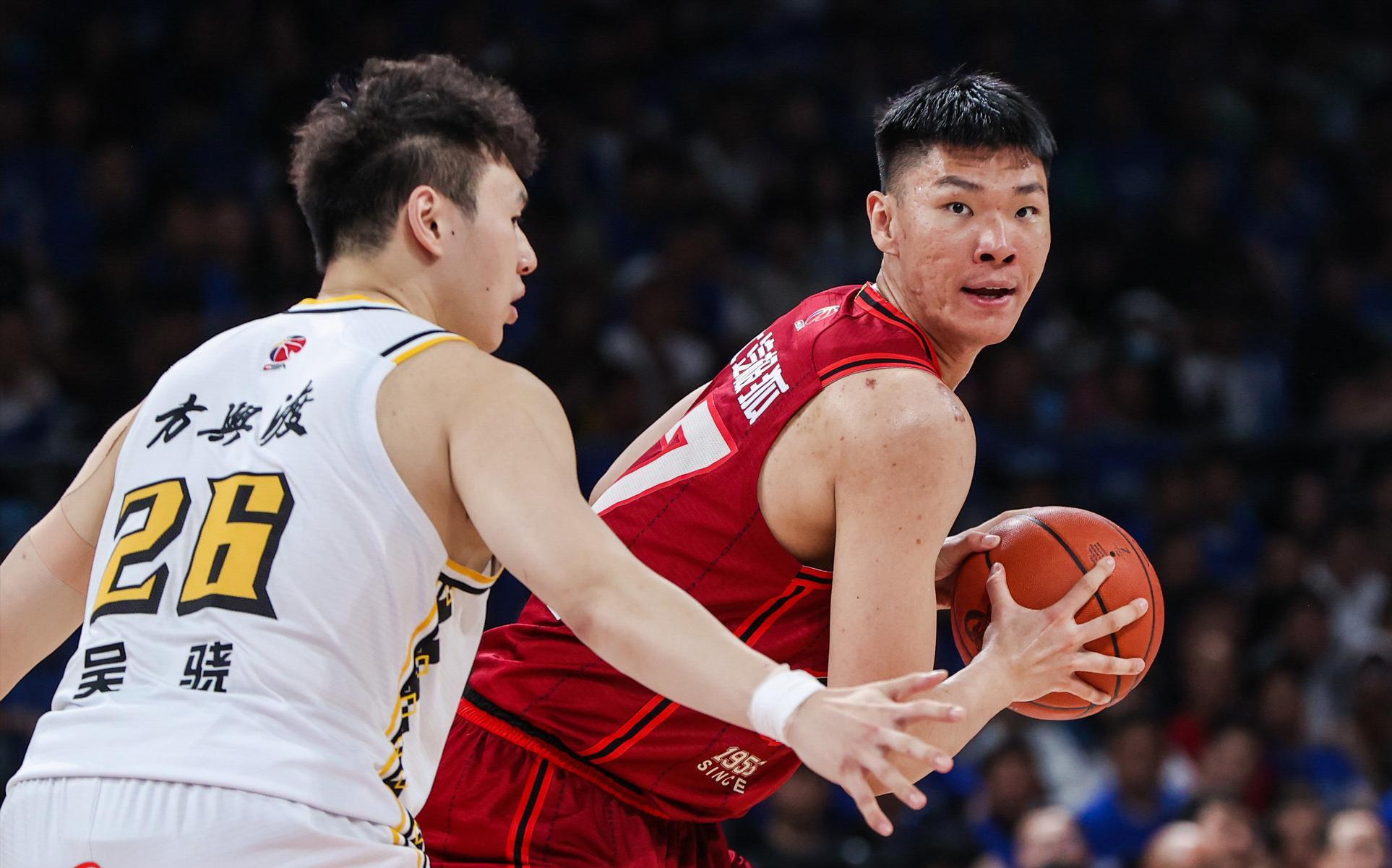 乐鱼在线-离不开周琦！北京水货中锋4中0，差点接班易建联，顶薪还剩1年