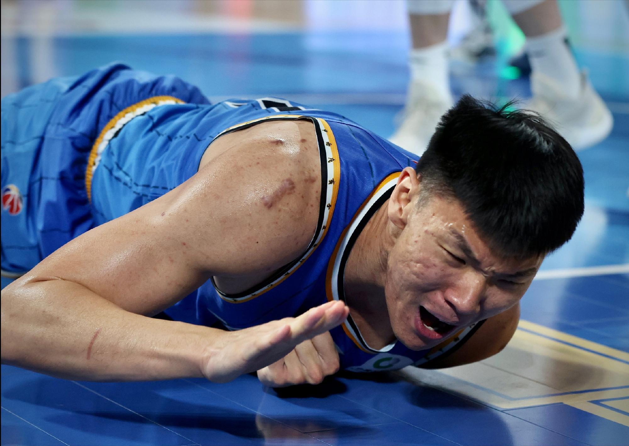 乐鱼在线-离不开周琦！北京水货中锋4中0，差点接班易建联，顶薪还剩1年