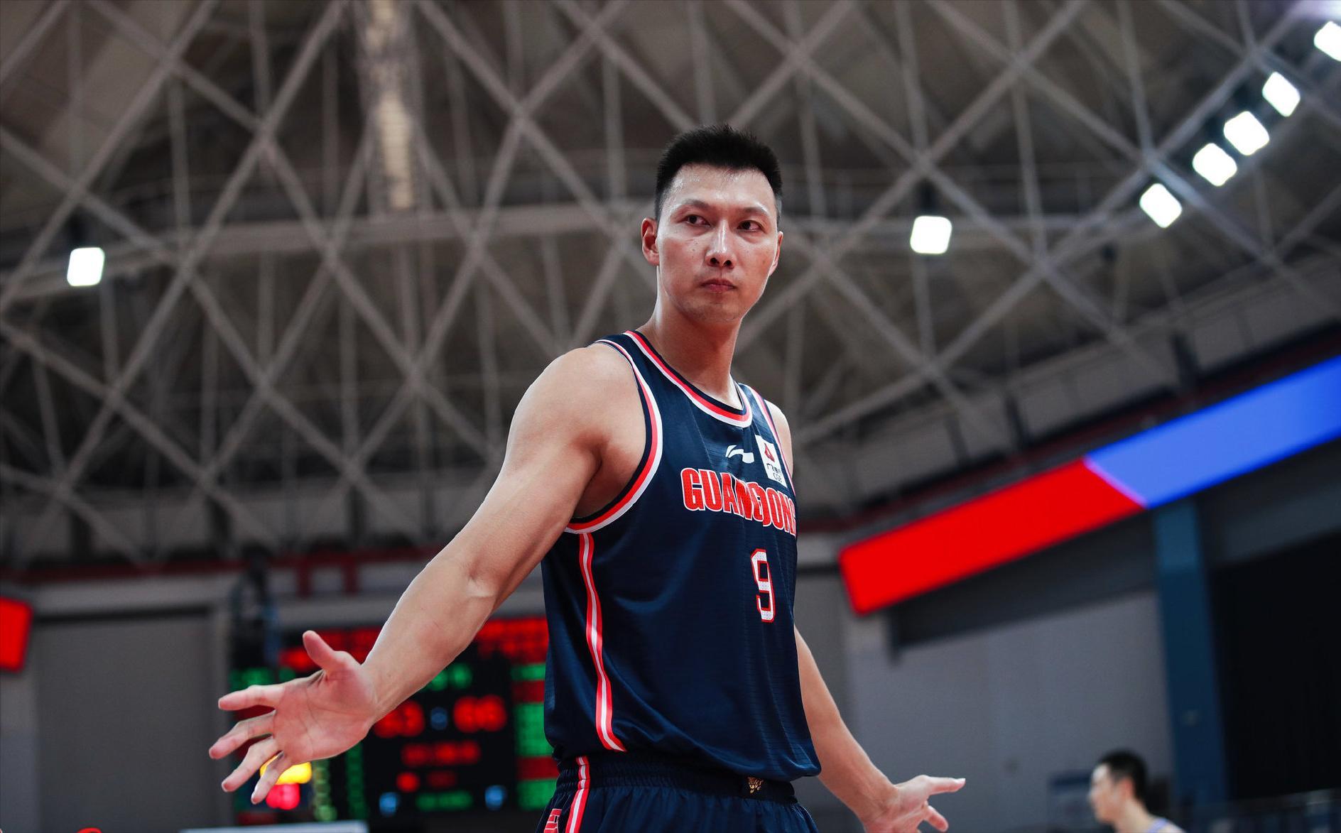 乐鱼在线-离不开周琦！北京水货中锋4中0，差点接班易建联，顶薪还剩1年