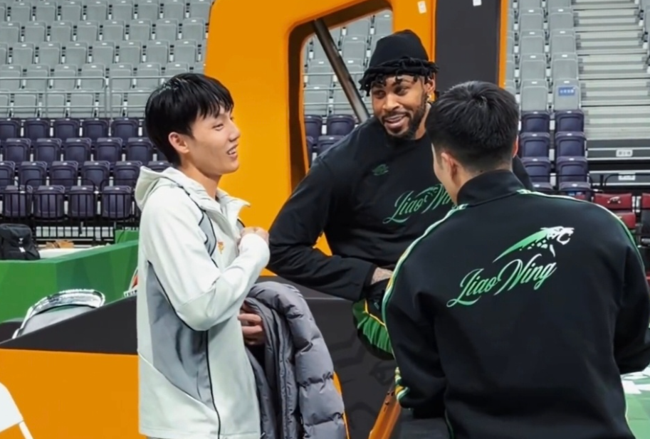 乐鱼平台-破案！胡明轩状态一好，徐杰却又摆烂原因找到，媒体人说出大实话