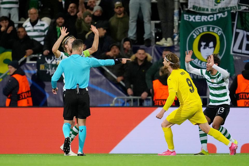 乐鱼在线-3-0！挪超黑马欧冠震撼5连胜 首次打进8强在望 5.4万人口小镇沸腾